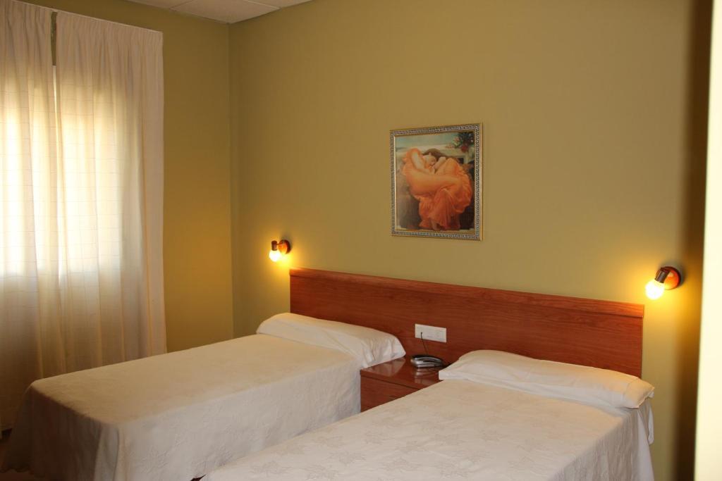Hotel Dora Plasencia Zewnętrze zdjęcie